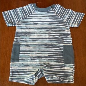 🍊5/$25 NWOT Striped Baby Romper with Snap Closures
